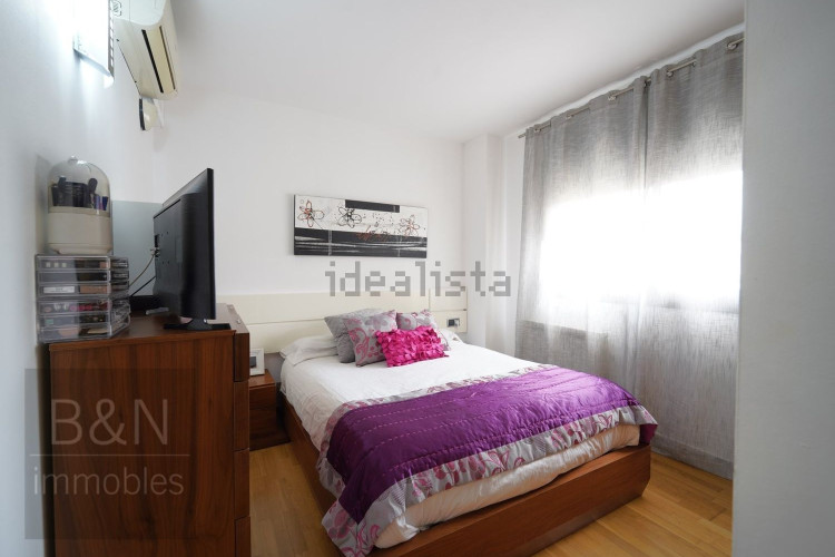 ¡Te vas a enamorar de su carácter! Amplio, luminoso, con zona comunitaria, párquing y trastero.