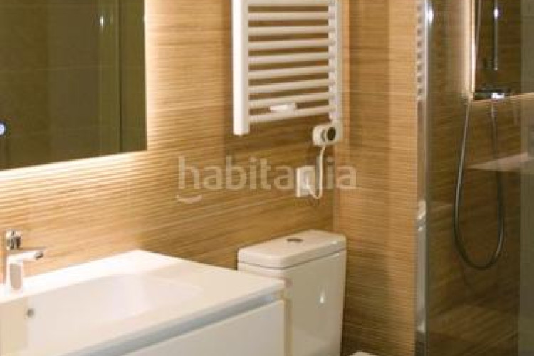 Dúplex  obra nova a la plaça del sxx en Segle XX Terrassa