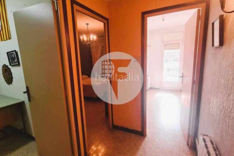 Piso amplio piso de 130 m con grandes posibilidades junto a plaza cataluña en Terrassa