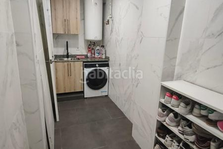 Piso  reformado en La Cogullada 3 dormitorios, 1 baño, todo exterior, cocina individual, con dos balcones uno de 6m y otro de 4m y en Terrassa