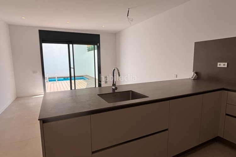Casa en carrer de las navas de tolosa 87 exclusiva casa a estrenar con piscina privada en Terrassa