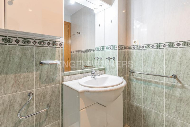 Apartamento piso del 2001 con trastero en Ca n'Aurell Terrassa