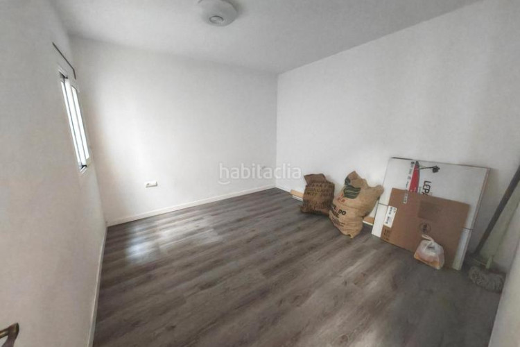 Piso zona centro. luminoso piso de 3habs + 2lav. en Terrassa