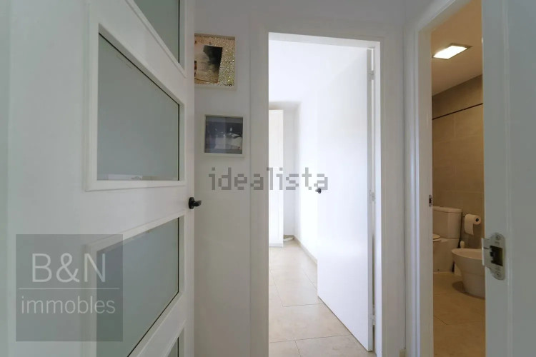 ¡Bienvenido al hogar de tus sueños! Este exclusivo dúplex es mucho más que una vivienda.