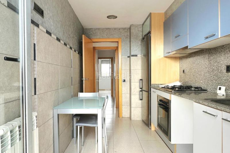 Ático atico 102 m2 con terraza de 53 m2 a pie de comedor incluye parquing y tratero en avenida madrid tocando estacio est en Terrassa