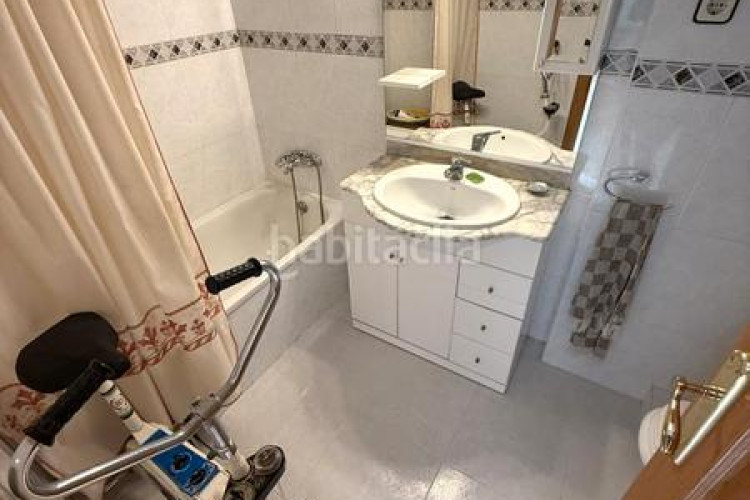 Dúplex atico-duplex de 4 habitaciones + estudio, 2 terrazas y parking en Terrassa