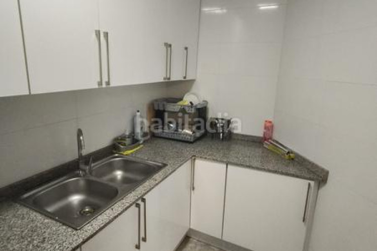 Piso  reformado en La Cogullada 3 dormitorios, 1 baño, todo exterior, cocina individual, con dos balcones uno de 6m y otro de 4m y en Terrassa