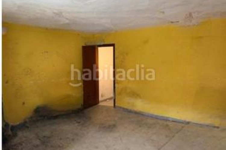 Casa adosada casa estupenda para reformar y economica en Can Boada en Terrassa