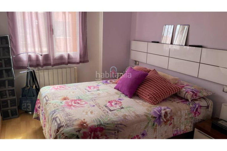 Piso  seminuevo en venta tocando avda. de barcelona de 35m construidos. en Terrassa