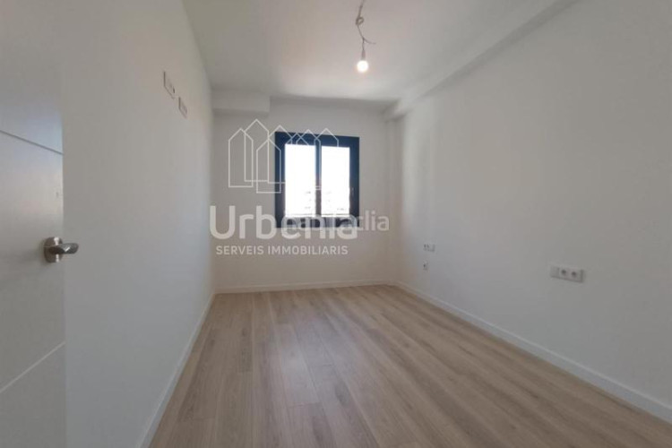 Dúplex duplex con terraza y tres habitaciones obra nueva en Terrassa