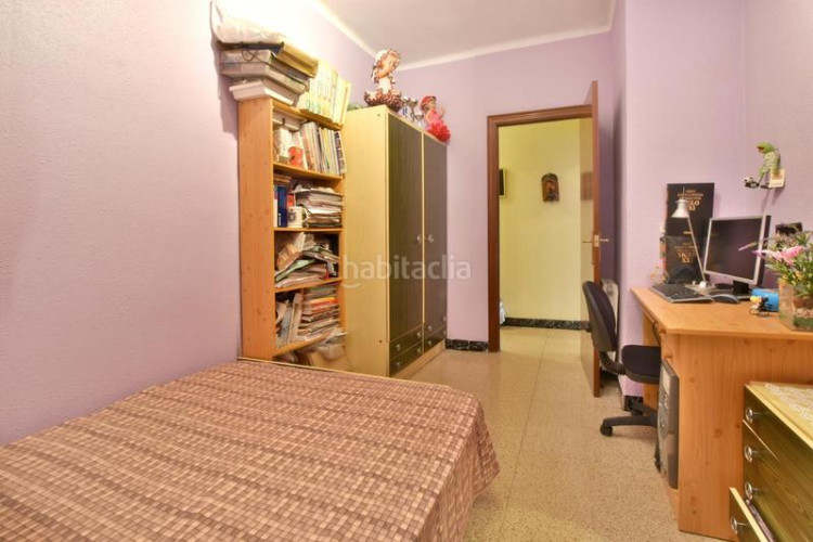 Casa amplia casa en La Maurina con garaje y terraza en Terrassa