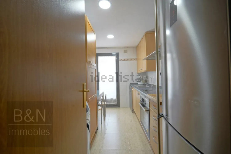 ¡Te vas a enamorar de su carácter! Amplio, luminoso, con zona comunitaria, párquing y trastero.