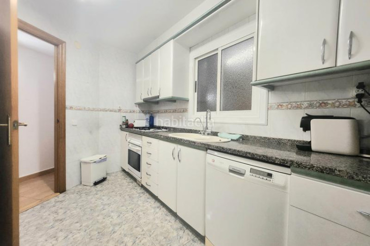 Piso amplio piso de 4 dormitorios en Torrent d'en Pere Parres Terrassa