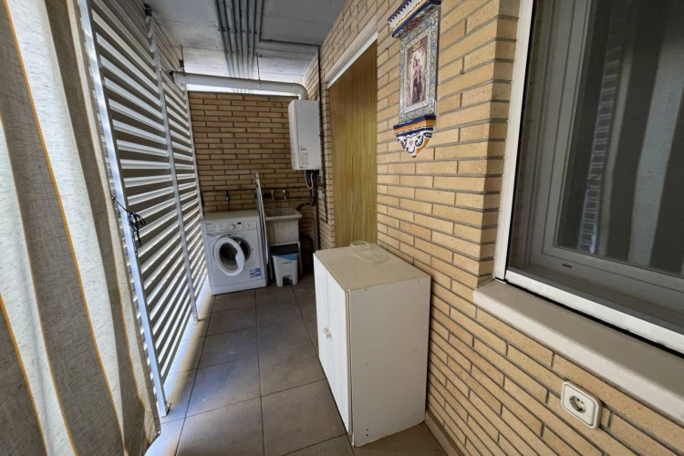 Les Arenes - La Gru00EDpia  Can Montllor