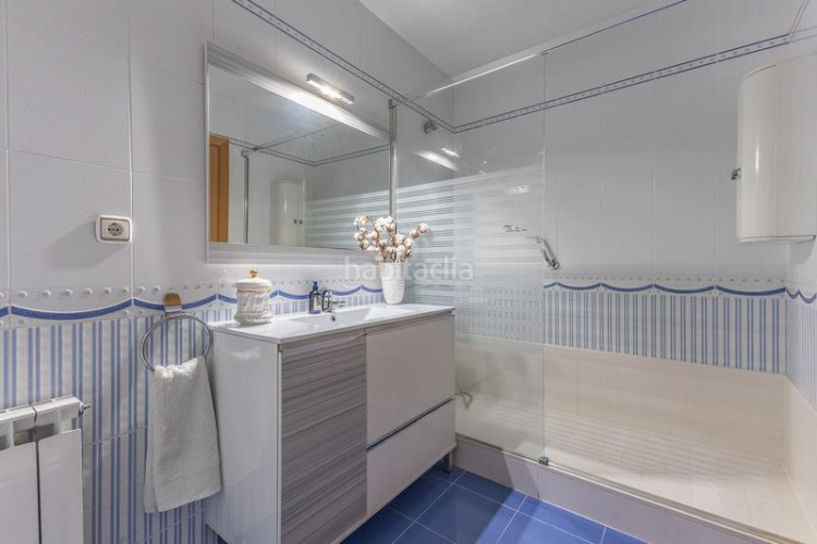 Ático  dúplex con terrazas y vistas panorámicas a un paso del centro , plaza de parking incluida en Terrassa