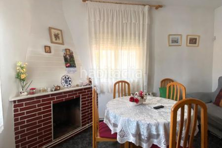 Chalet  bifamiliar ubicado en Can Parellada en Terrassa
