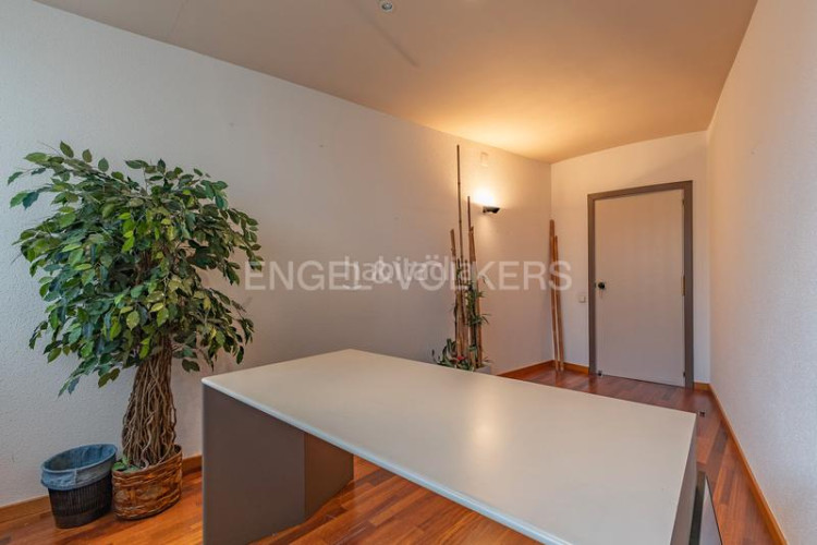 Apartamento gran oportunidad para crear tu hogar en el centro 131m2 en Terrassa