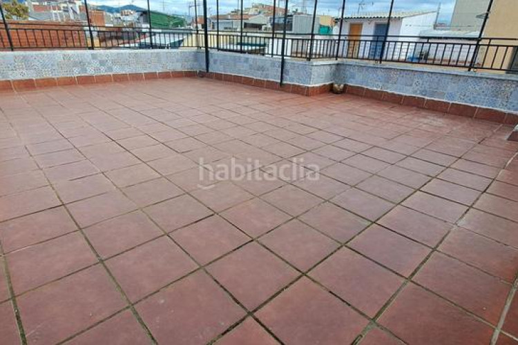 Piso zona de Ca n'Anglada. ático de 2habs + 1 lav. + 2 terrazas en Terrassa