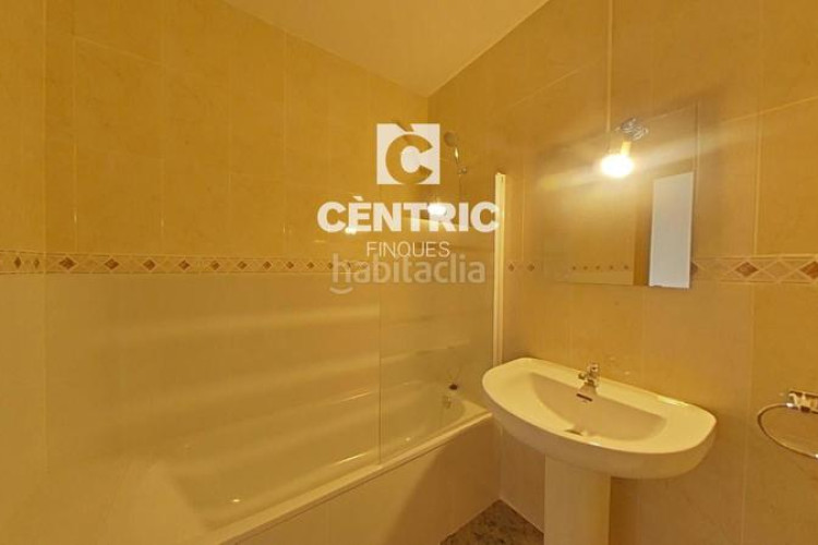 Piso oportunidad inversión. piso grande con 4 habitaciones perfecto para familias numerosas! en Terrassa
