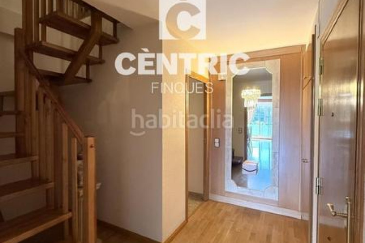 Dúplex ático dúplex en venta con 4 habitaciones estudio en Terrassa