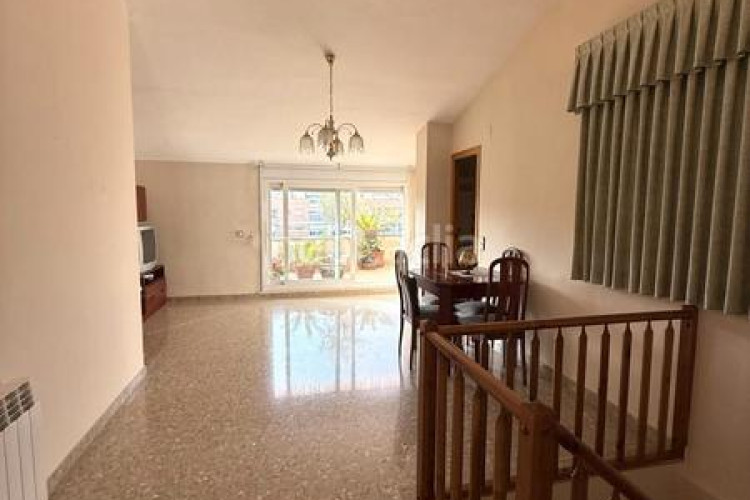 Dúplex atico-duplex de 4 habitaciones + estudio, 2 terrazas y parking en Terrassa