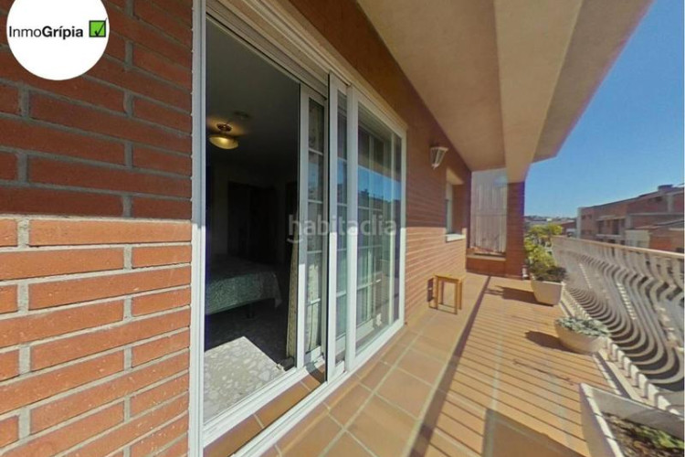 Casa  en venta en les arenescan montllorla grípia08227 en Terrassa
