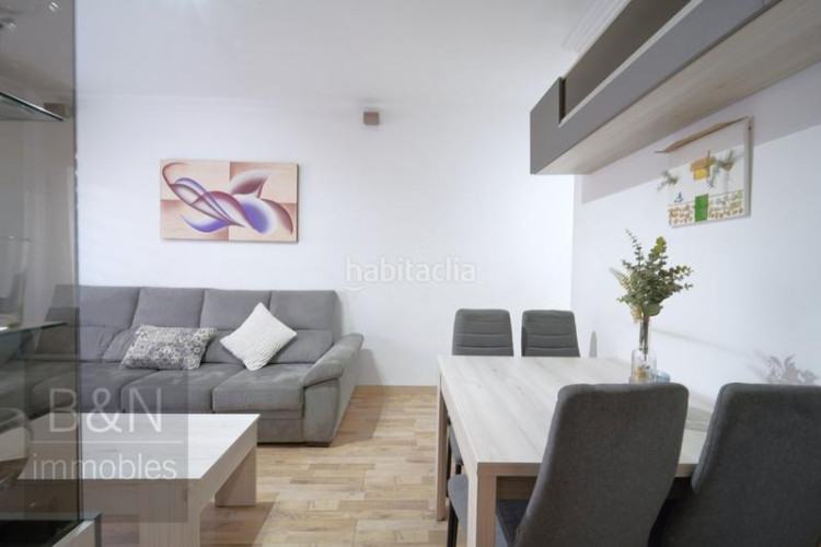 Piso en el centro con terraza de 20m y a un paso del parc vallparadís en Terrassa
