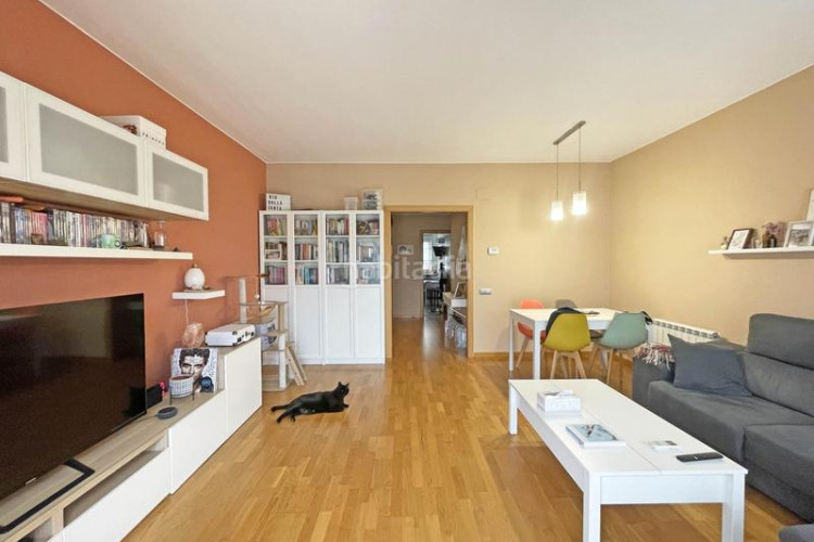 Piso  en venta en las arenasla grípia con plaza de párking y zona comunitaria en Terrassa