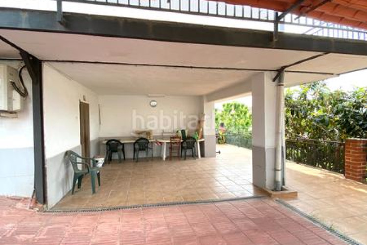 Chalet  bifamiliar ubicado en Can Parellada en Terrassa