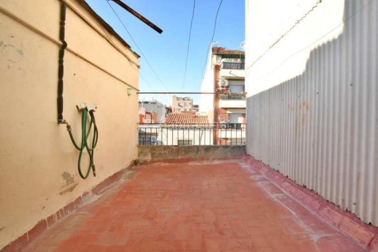 Casa adosada  para actualizar en La Maurina Terrassa