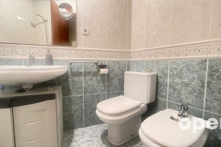 Mestre Serrat, Barri del Centre