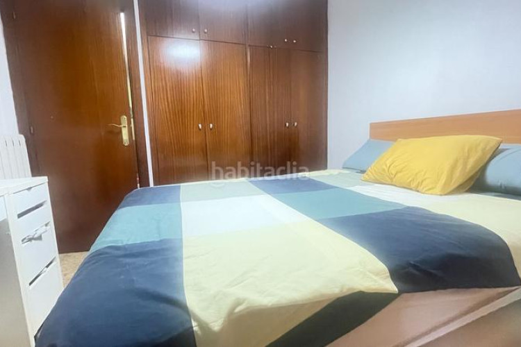 Piso pis amb , pàrquing, traster i piscina comunitària en Terrassa