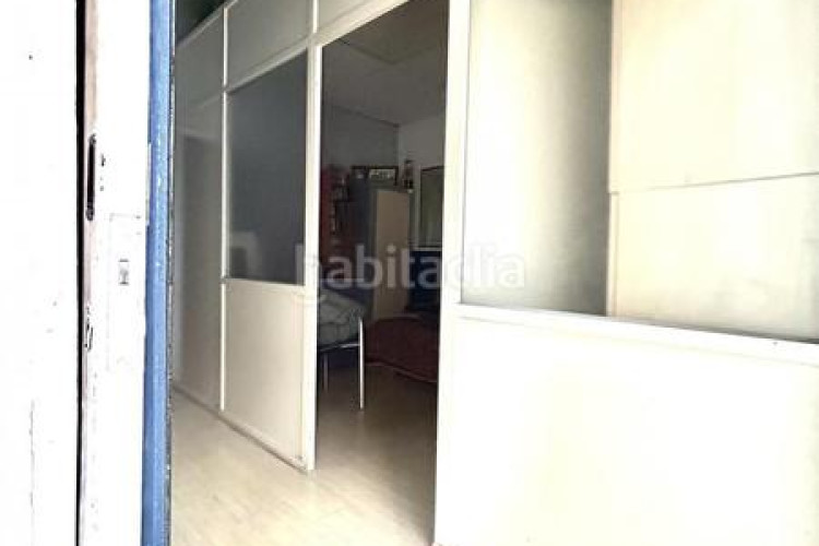 Casa adosada  en venta en ca naurell, 4 dormitorios. en Terrassa