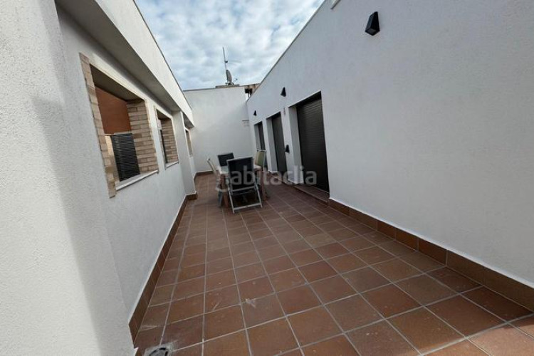 Dúplex en carrer de miquel vives 5 exclusivo duplex: salón-comedor, cocina, 4 habitaciones, 3 baños, terraza, pk y trastero en Terrassa