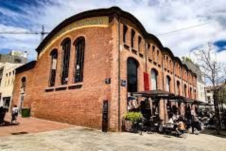 PALLA, 25, Barri del Centre