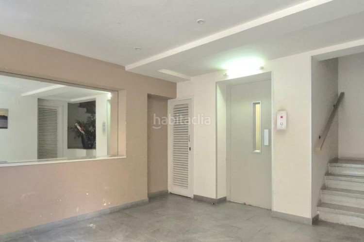 Piso cantoner de 115 m2 amb 4 hab i 2 banys al carrer faraday a 100 metres de la plaça del progres en Terrassa