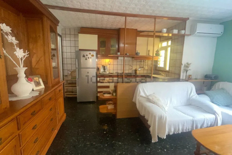 Casa independiente en carretera de Rellinars