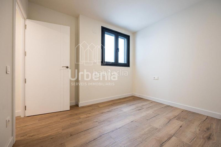 Dúplex luminosos dúplex con terraza con buenas vistas de 3 y 4 dormitorios en Terrassa