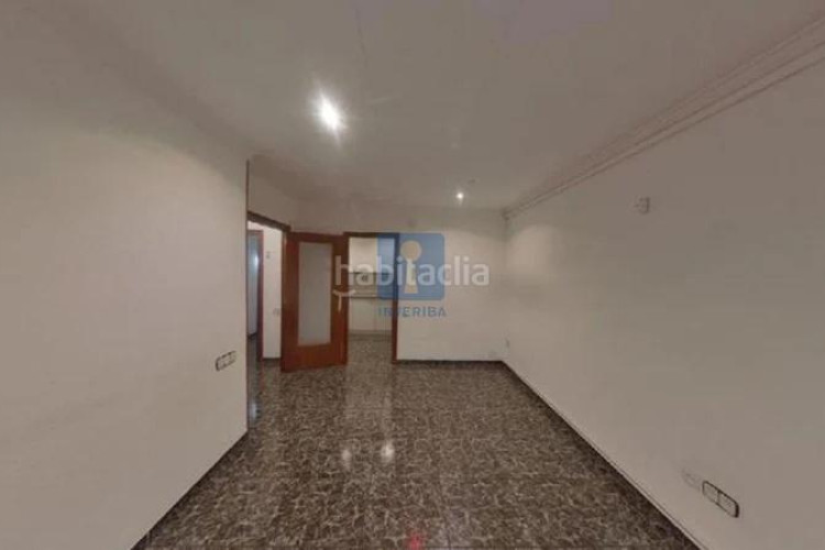 Piso inmueble ilegalmente okupado situado en la calle felip ii, 22, 11, , barcelona en Terrassa
