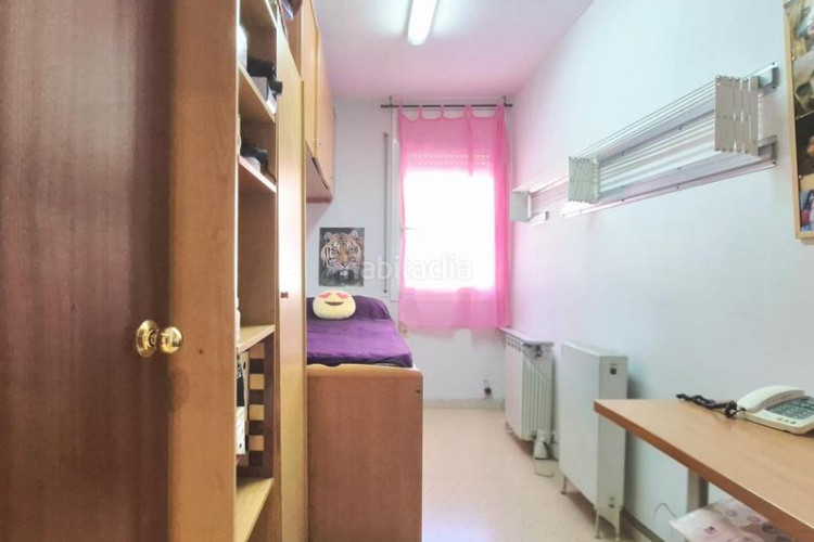 Piso pis de 4 hab amb parquing i espectacular de traster 25 m2 a la gripia en Terrassa