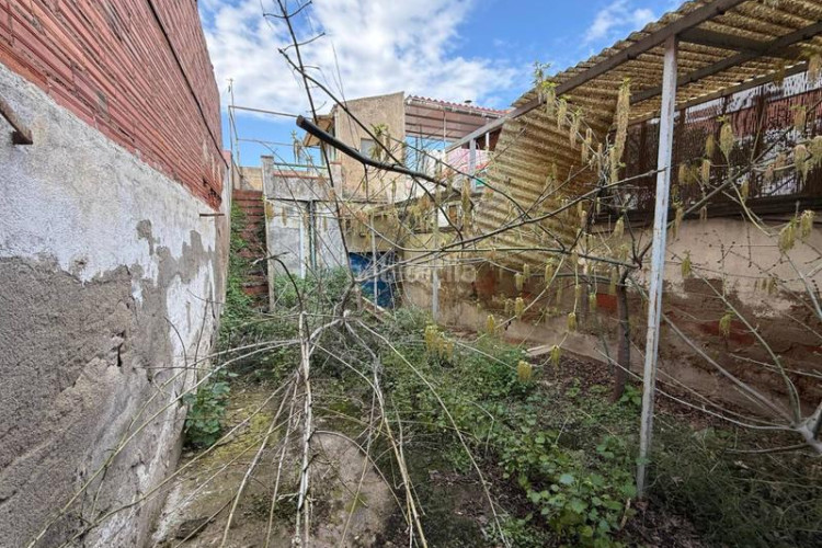 Casa solar para construir en Ca n'Aurell Terrassa