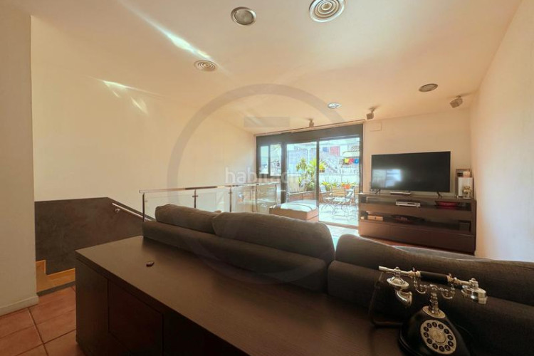 Casa adosada amplia casa adosada en La Maurina – 293 m², con garaje, ascensor y terrazas en Terrassa