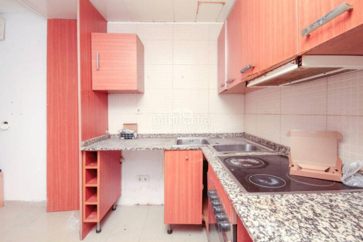 Piso  de 1 dormitorio, finca del 2006 en venta infórmese en Terrassa
