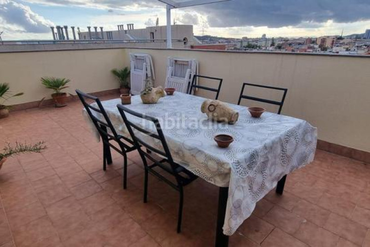 Dúplex duplex de 2 habitaciones y dos terrazas en Terrassa