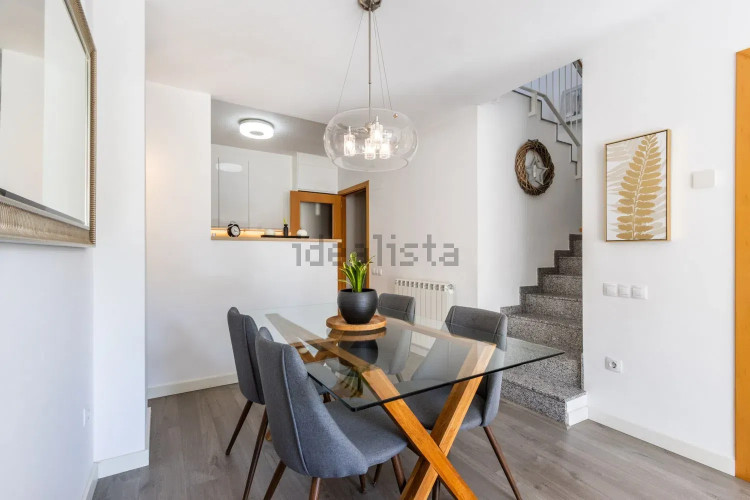 Dúplex en Barrio La Cogullada