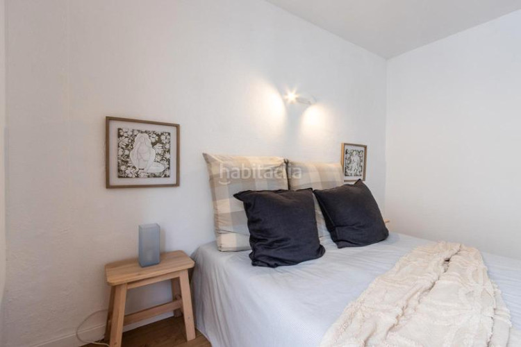 Dúplex vivienda tipo dúplex de 4 habs. con terraza. zona Segle XX. en Terrassa