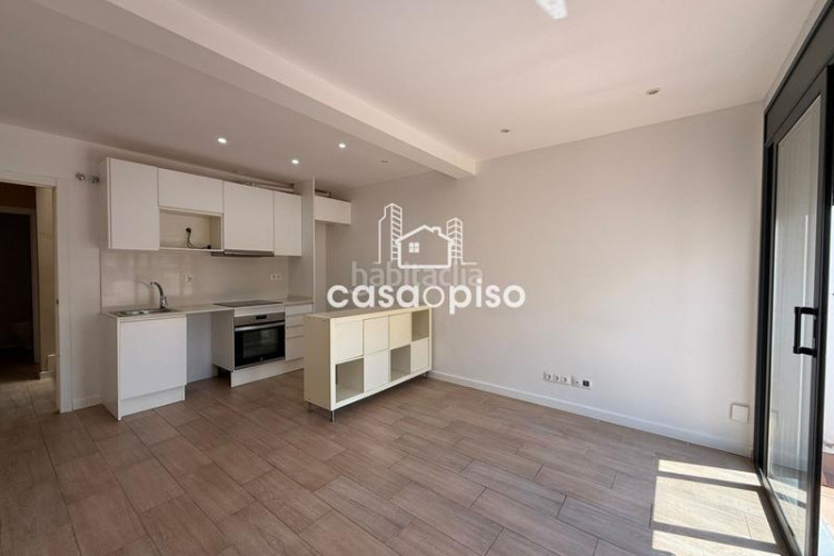 Casa adosada  en ca naurell, 3 dormitorios y 2 baños. buen estado, orientada al sur. perfecta para disfrutar de un hogar acogedor. en Terrassa