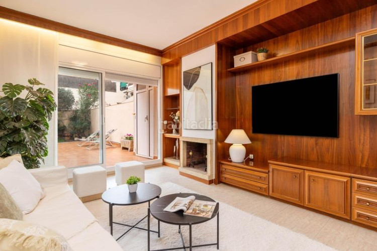 Planta baja en calle de galileu 341 jardí privat amb espai verd únic i amb pàrquing en Terrassa