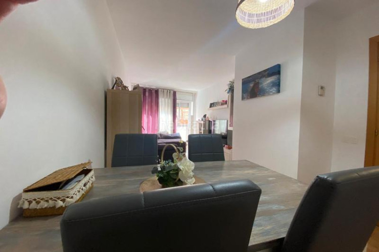 Piso zona de siglo xx. piso de 2habs + 1lav + trastero + pk opcional en Terrassa