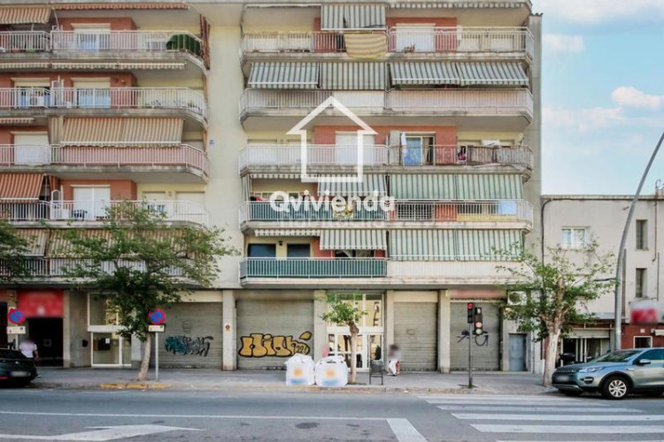 Piso  de 3 hab ocupado en ctra castellar, 490, en Terrassa